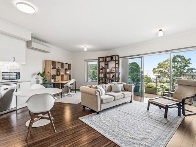 Welcome To Your New Place, Stylish Apartment Living Awaits in Sensational St Clair!