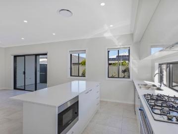 Welcome to 1/42 Hakone Road, Woongarrah a modern and low maintenance home offering comfort, convenience, and easy living