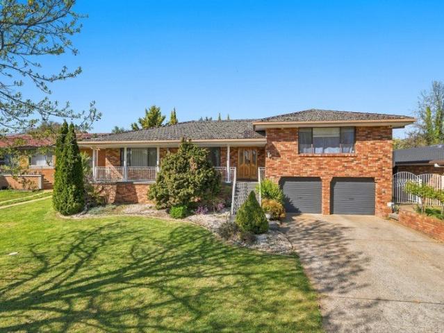 Welcome to 16 Boronia Crescent, Orange