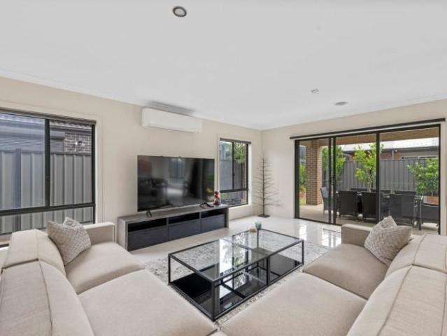 Welcome to 10 Caro Way, Fraser Rise