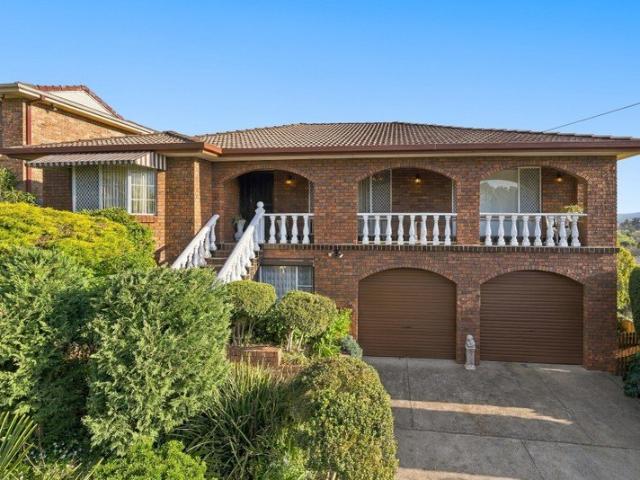 Welcome to 12 Eungella Place, Orange