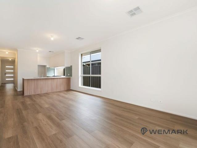 Welcome to 12 Tudorvale Drive – Your Cozy Haven in Munno Para West! ✨