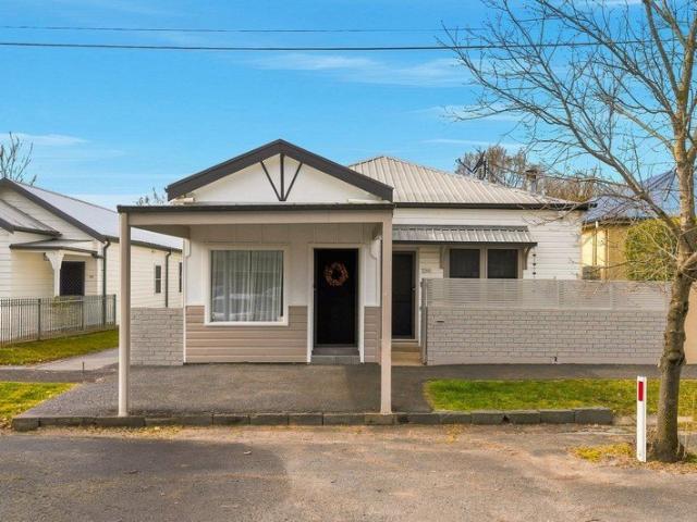 Welcome to 136 Edward Street, Orange DUAL INCOME OPPORTUNITY