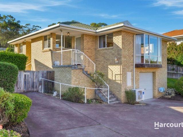 Welcome to 2/9 Evergreen Terrace, Geilston Bay