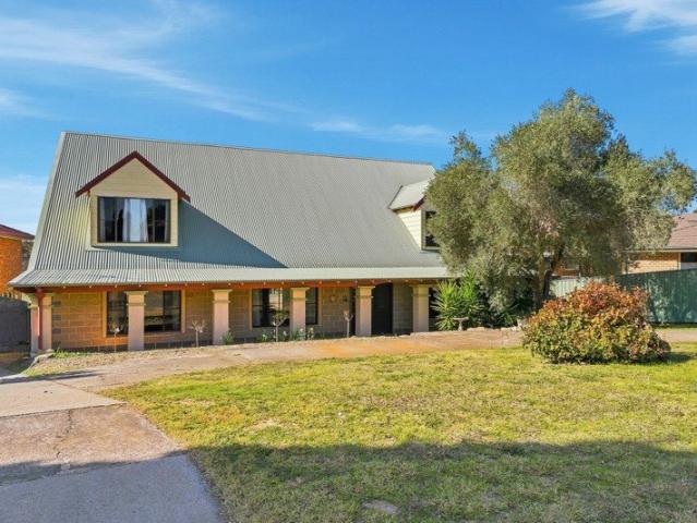 Welcome to 35 Glendale Crescent, Orange