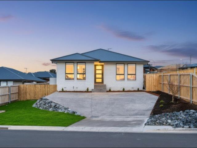Welcome to 30 Federation Drive, Sorell
