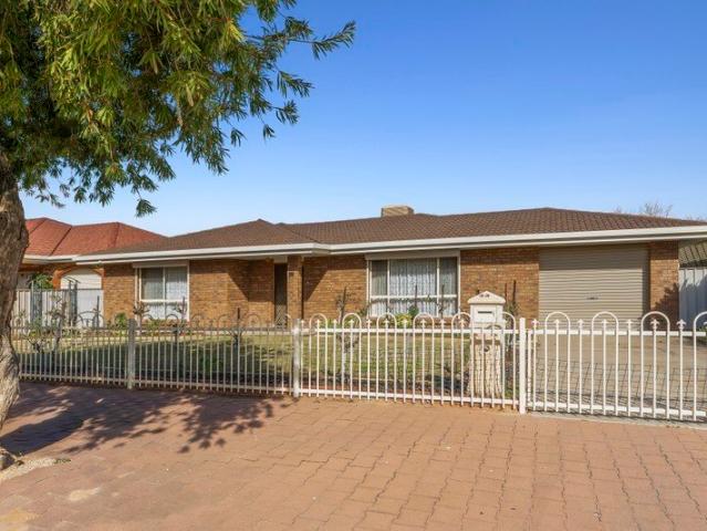 Welcome to 43 Twenty first Street, Renmark