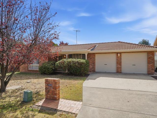 Welcome to 74 Sieben Drive, Orange