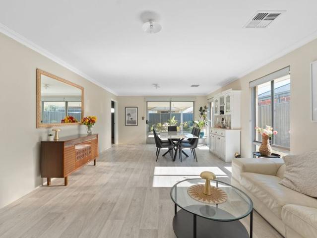 Welcome to 7 Relucent Way, Baldivis a stunning 3 bedroom, 2 bathroom house