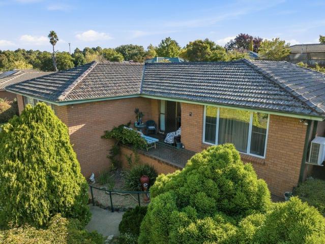 Welcome to 9 Grevillea Street, Orange