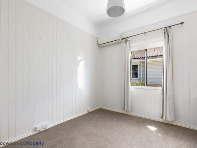 Welcome to 9 Sir Street, North Toowoomba!