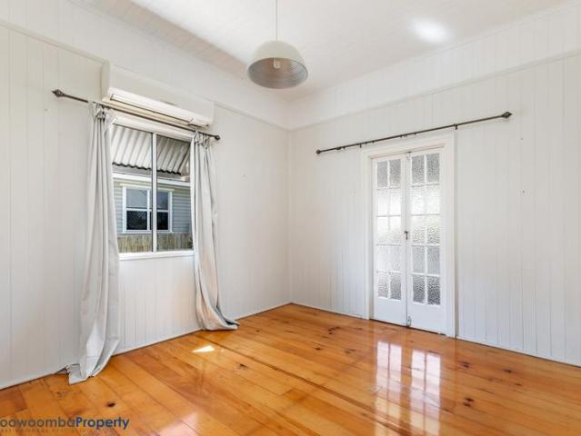 Welcome to 9 Sir Street, North Toowoomba!