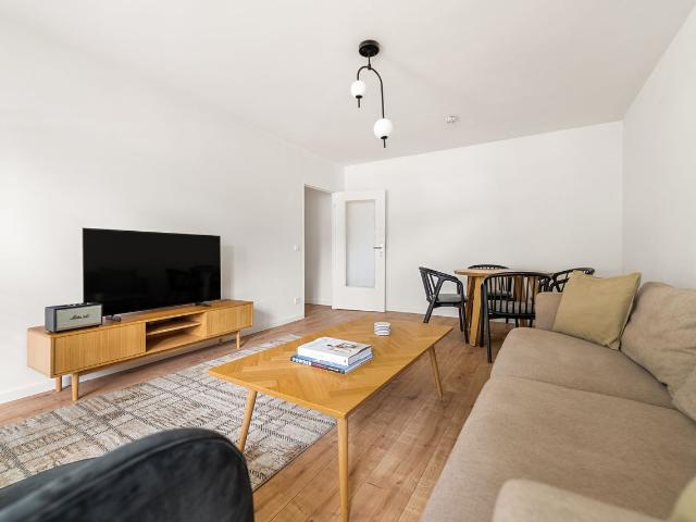 Welcoming 2 Bedroom Apartment in Neukölln, Berlin Amsterdam Apartments for Rent