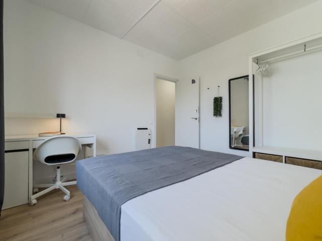 Welcoming double bedroom in Dreta de l'Eixample