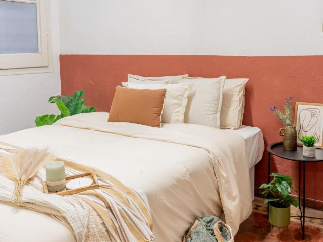 Welcoming double bedroom in Dreta de l'Eixample