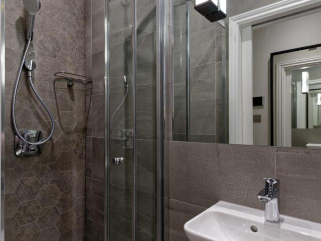Welcoming studio near Park Square Has an Apartment