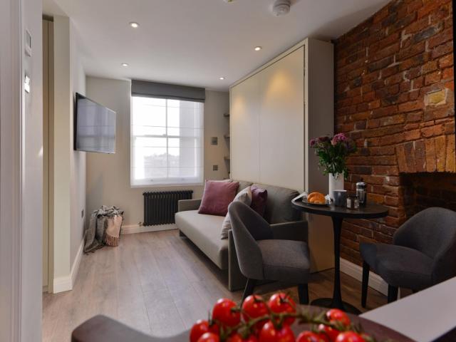 Welcoming studio close to Kensington Palace Has an Apartment