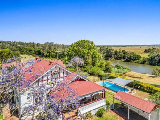 'Fairview' Historic Riverfront Homestead on 4.9 Acres