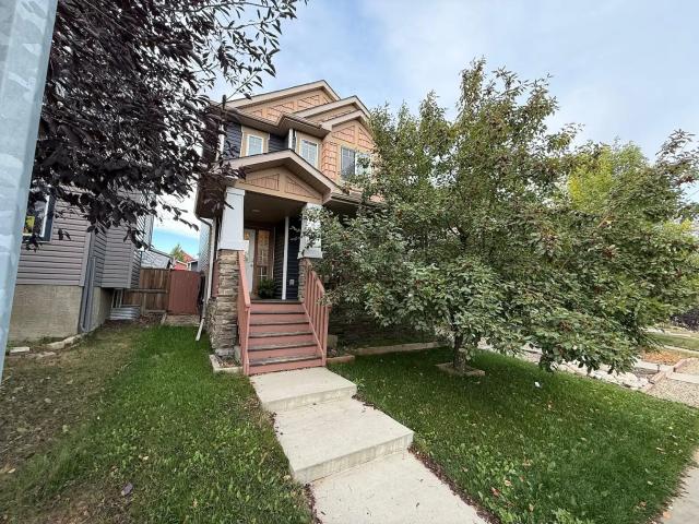 Welcoming Three Bedroom Single Family Home in Evanston