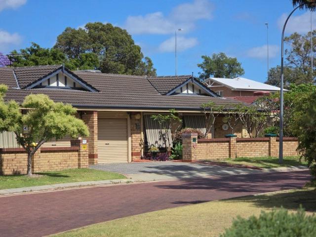 Welcoming two bedroom Vila Perfect location in Bentley
