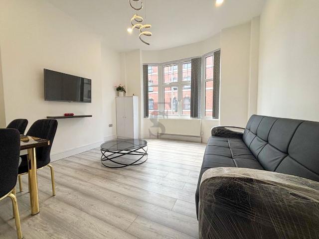 Welford Road, Leicester LE2, 2 bed flat to rent, £1,050 pcm | PrimeLocation