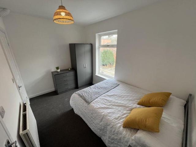 Welham Street, Grantham, NG31 2 bed house share to rent £1,045 pcm £241 pw
