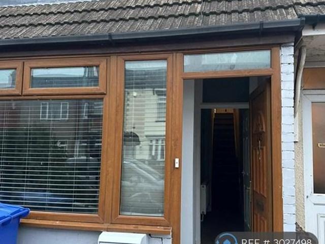 Welholme Road, Grimsby, DN32 3 bed terraced house to rent £650 pcm £150 pw