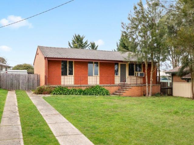 Well Maintained 1975 Brick Home in a Convenient Goulburn Location