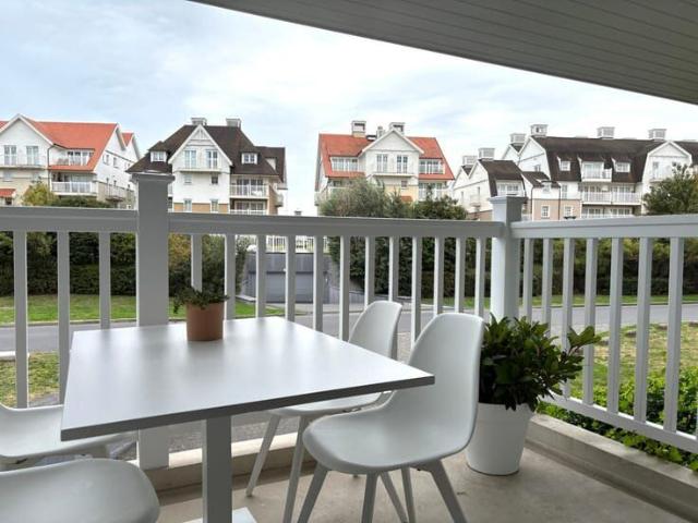 Well maintained 1 bedroom apartment with terrace and garage