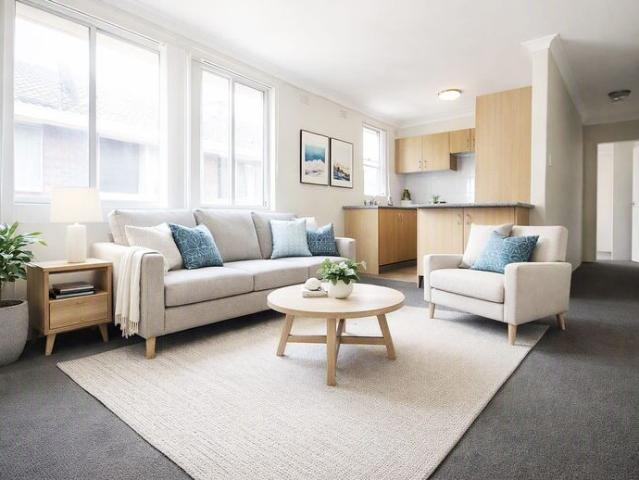 Well maintained 1 bedroom residence in popular location