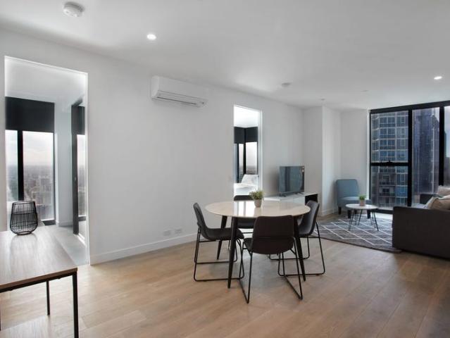 Well Maintained 2 Bed 2 Bath Apartment in Swanston Central Fully furnished