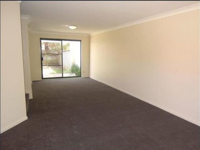 WELL MAINTAINED 2 BEDROOM TOWNHOUSE