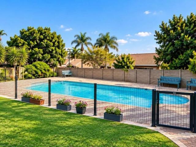 WELL MAINTAINED 2 BEDROOM TOWNHOUSE TO RENT IN LA MONTAGNE – R10,500 PM