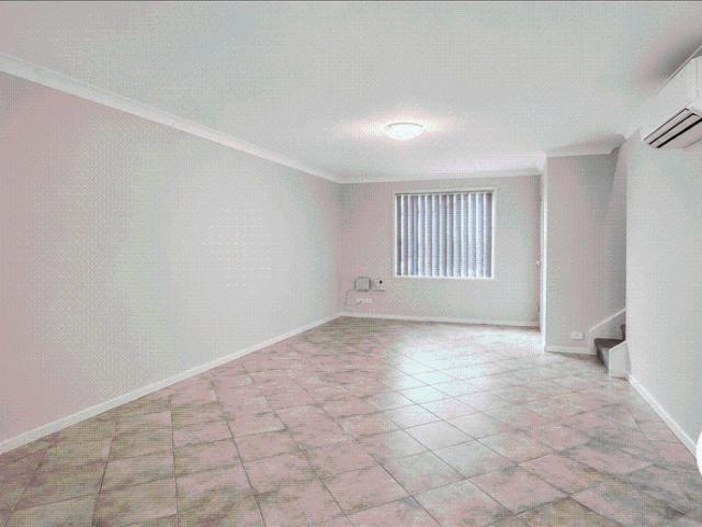 Well Maintained 2 Bedroom Townhouse in Liverpool!