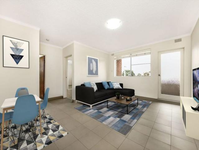 Well Maintained 2 Bedroom Unit In The Heart Of Merrylands
