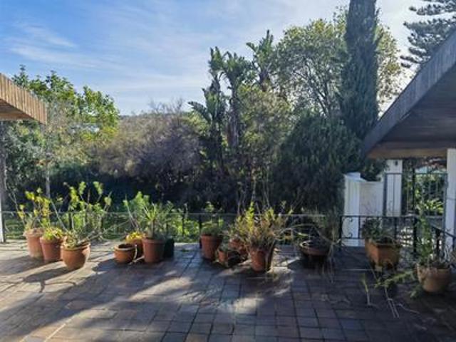 well maintained 4 bedroom family hom.