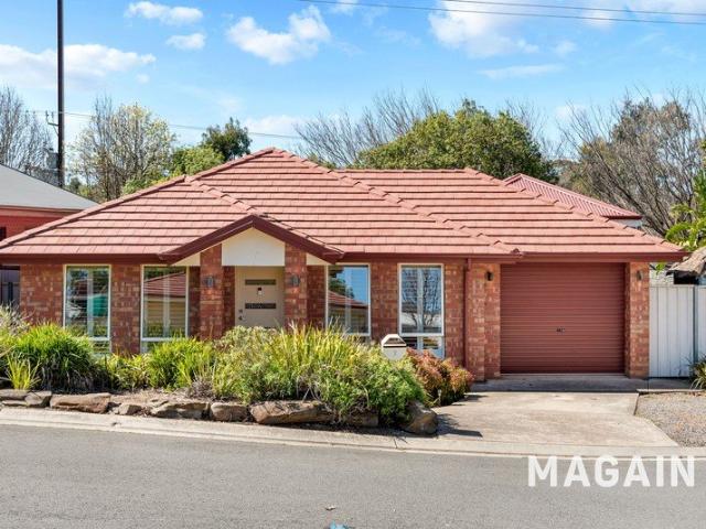 Well maintained courtyard home in a quiet street