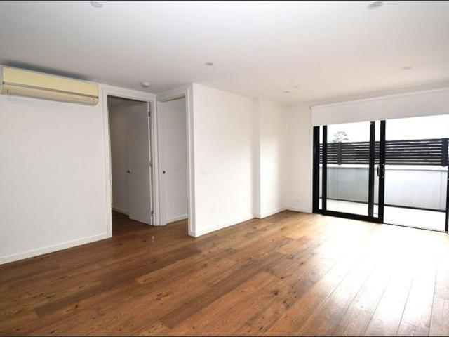 WELL MAINTAINED APARTMENT IN THE MCKINNON SCHOOL ZONE TRANSPORT & SHOPPING AT YOUR DOORSTEP
