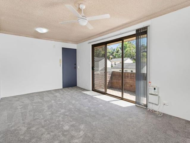 Well maintained apartment