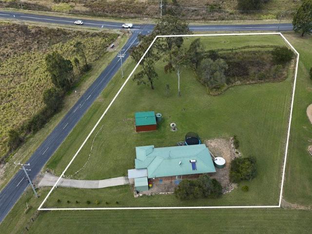Well Maintained Brick Home on 6,100sqm* Corner Block
