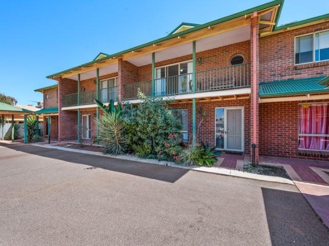 Well Maintained Brick Three Bedroom Unit, Located In A Sought After Kalgoorlie Location!