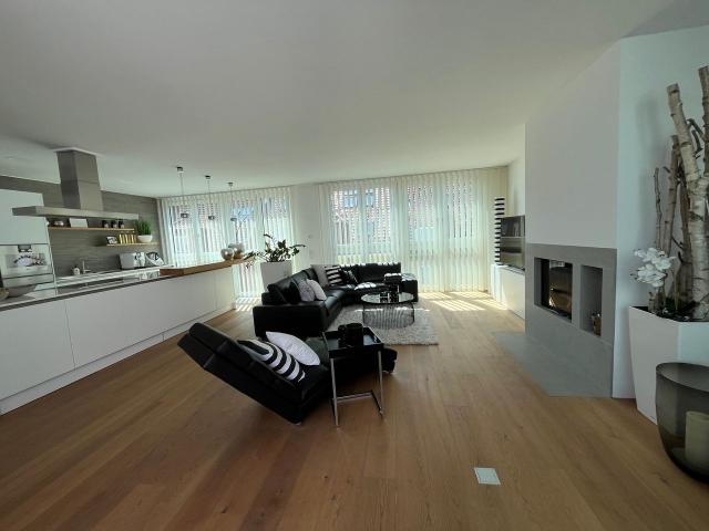 Well maintained & bright apartment in a good location Exclusive penthouse with high quality full furnishing and two loggias, Neu Ulm Amsterdam Apartments for Rent