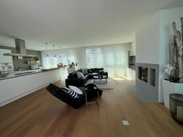 Well maintained & bright apartment in a good location Exclusive penthouse with high quality full furnishing and two loggias