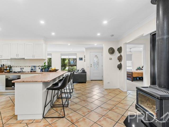 Well Maintained Family Home!