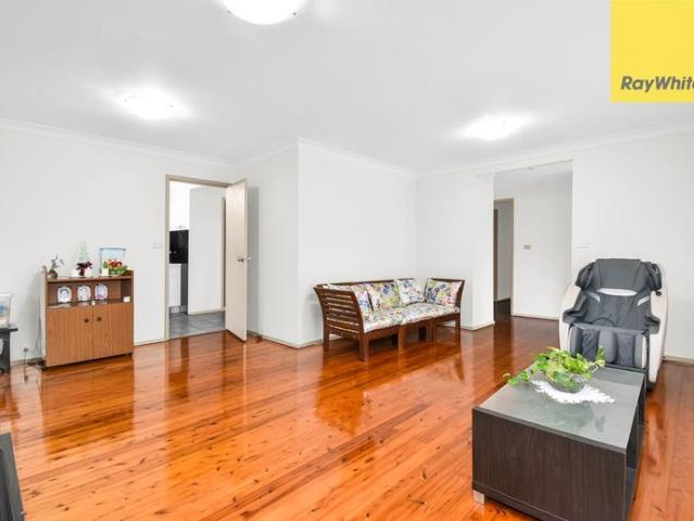 WELL MAINTAINED FAMILY HOME!