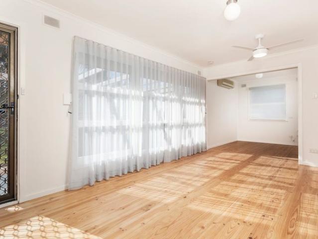 Well Maintained Family Home Close to Shops & Transport!