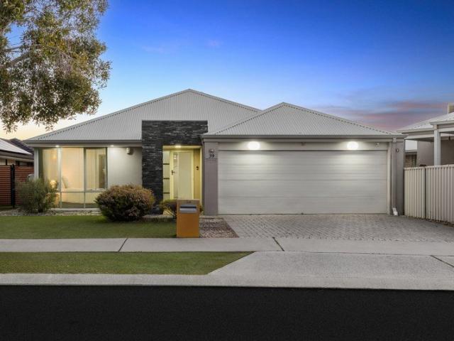 WELL MAINTAINED FAMILY HOME IN AN EXCELLENT LOCATION