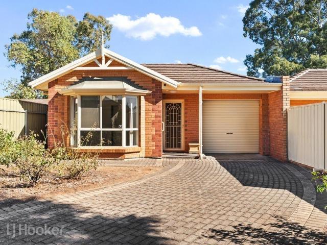 Well Maintained Family Home With 2 Living Areas
