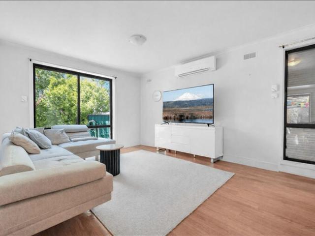 Well Maintained Family Home with Outdoor Entertaining