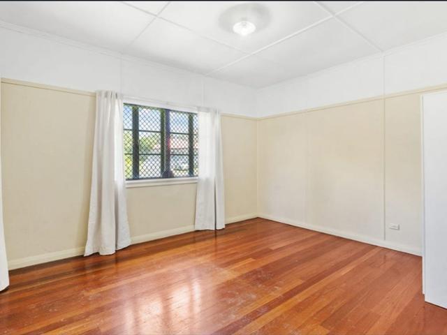 Well Maintained Home in a Highly Desirable Stafford Location
